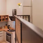 Aria 225 *
