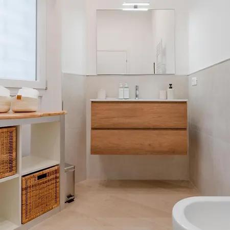 Apartment Aria 225 *